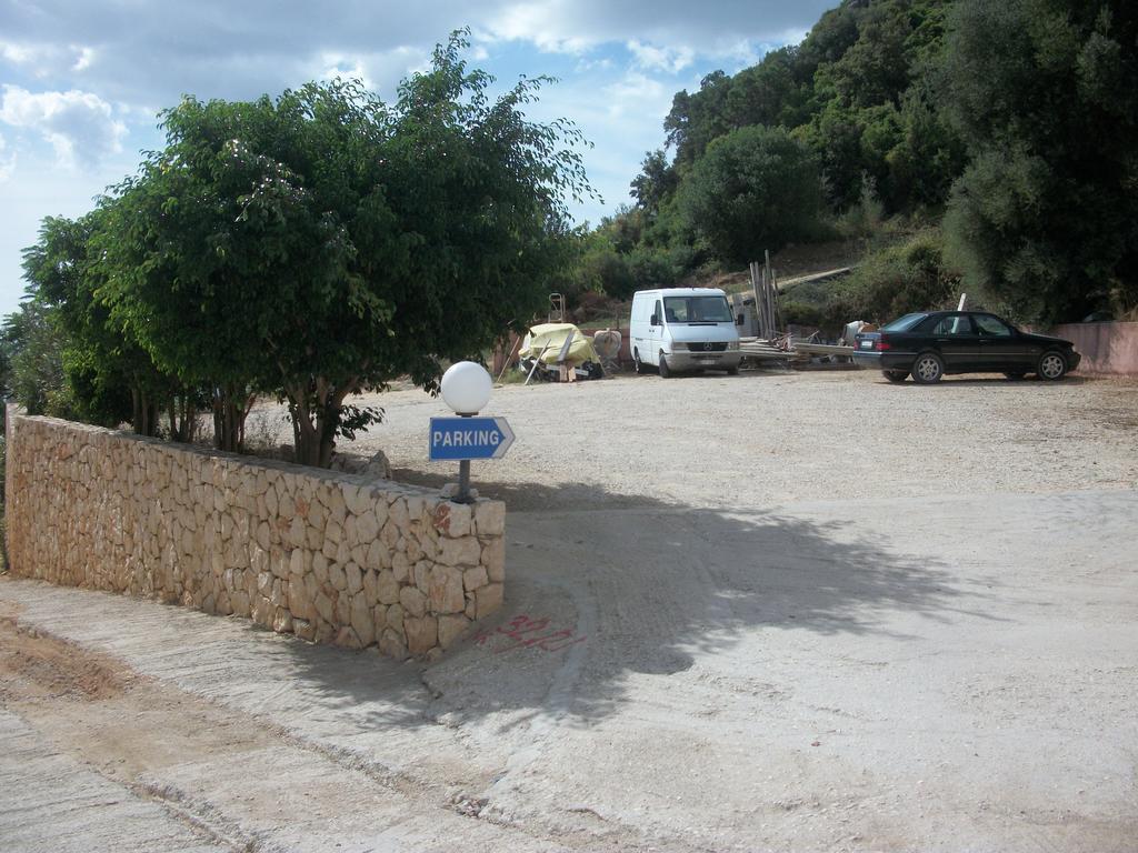 Dioni Studios & Apartments Poros  Eksteriør billede