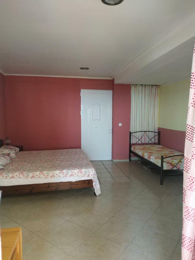 Dioni Studios & Apartments Poros  Eksteriør billede